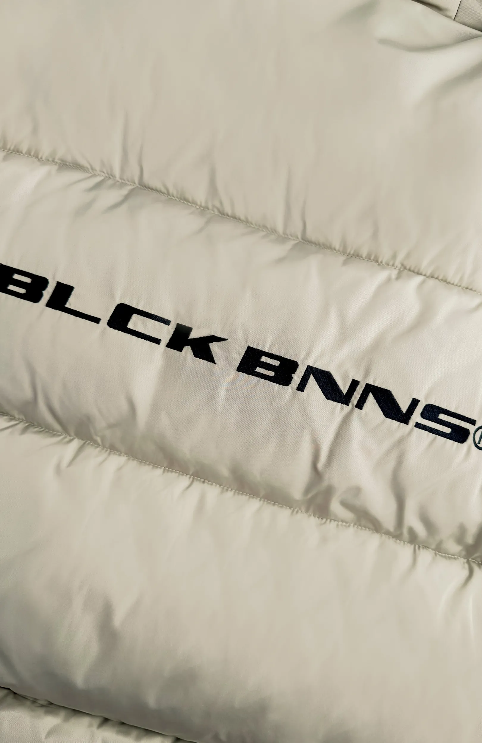 BLOCK PUFFER JACKET | Zand