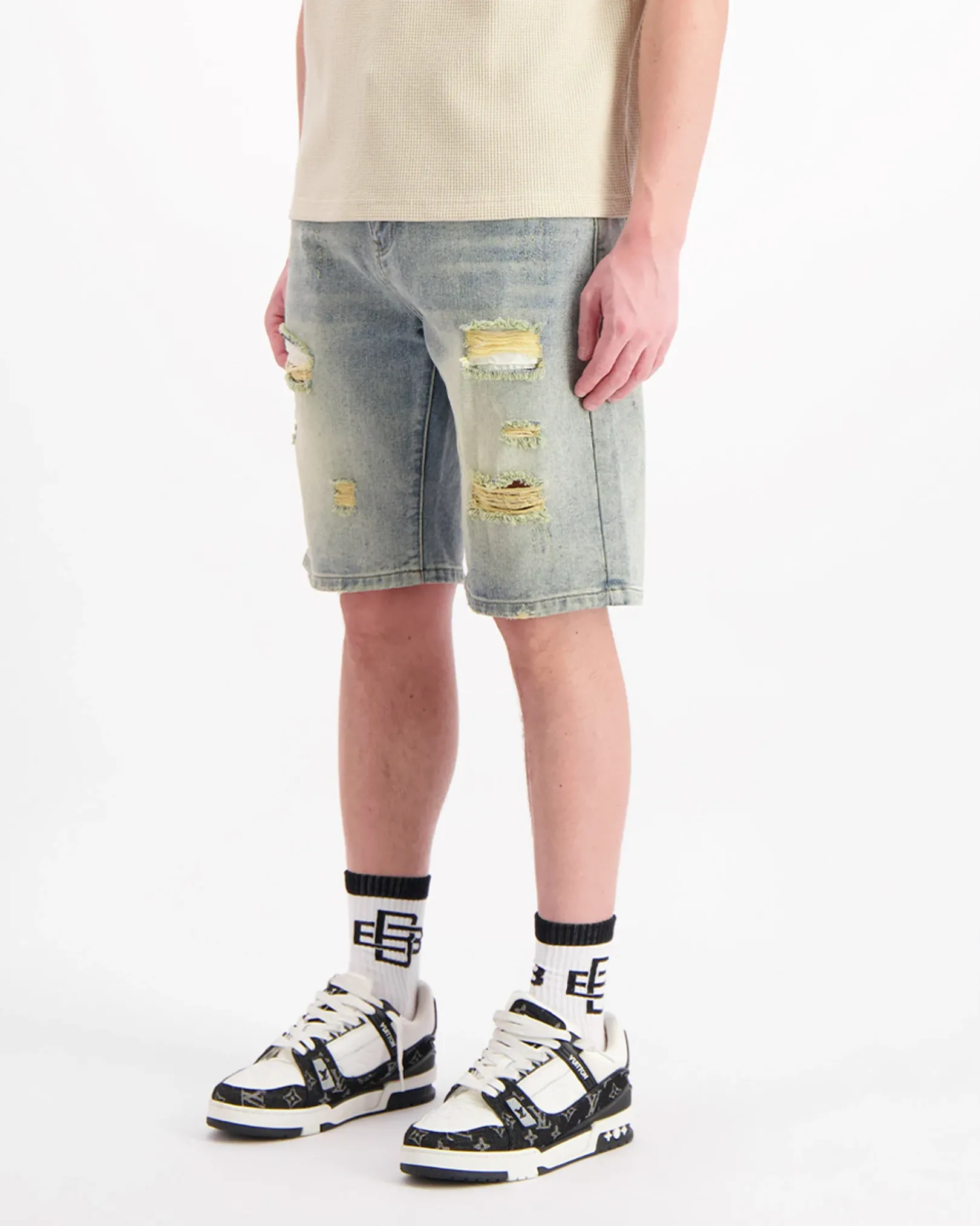 DISTRESSED DENIM SHORTS | Lichtblauw
