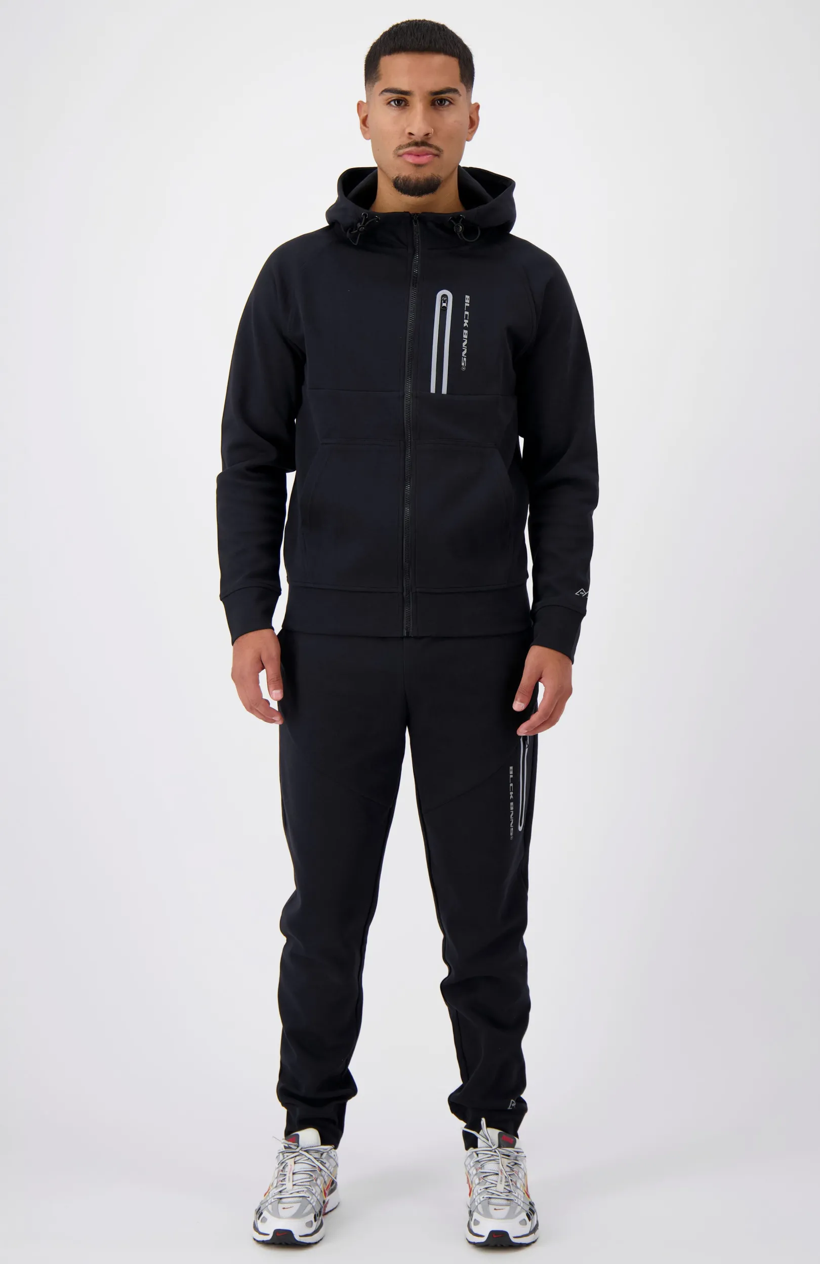 INITIAL GLOW TRACKSUIT | Zwart
