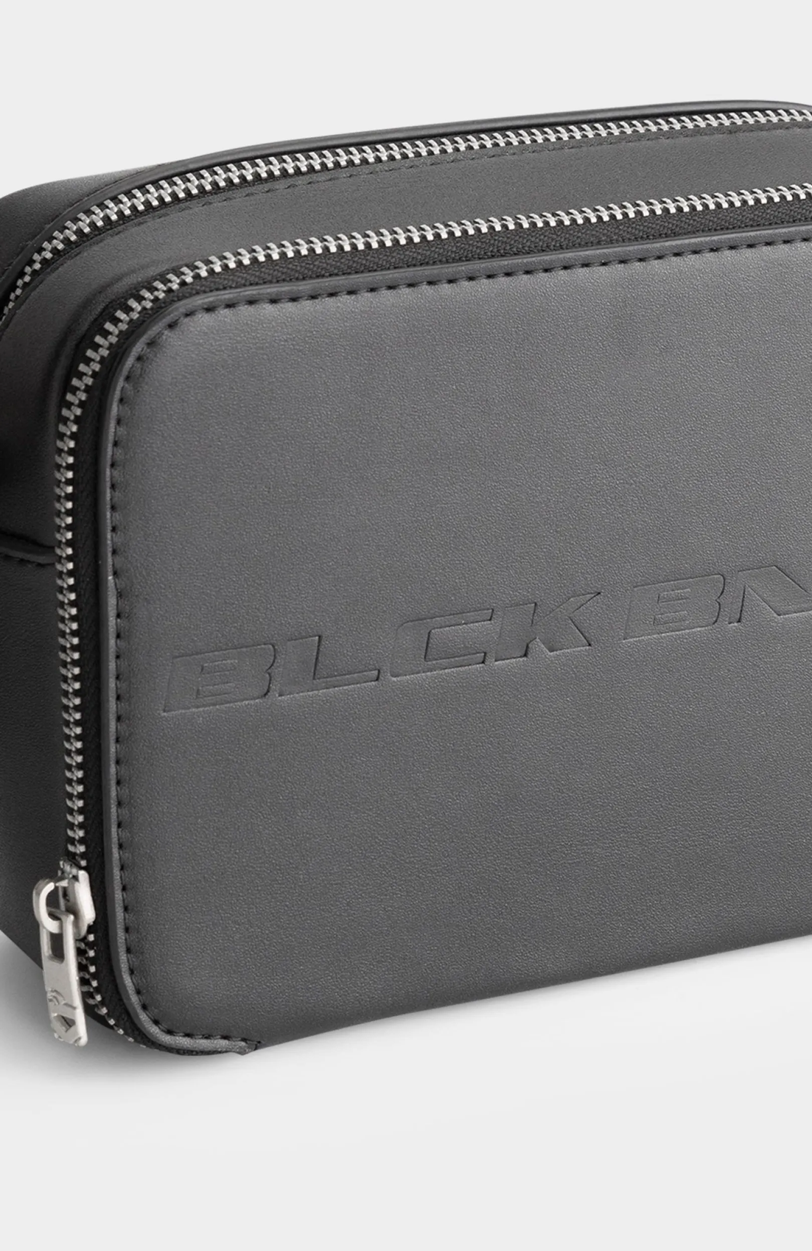 INITIAL SHOULDERBAG | Zwart