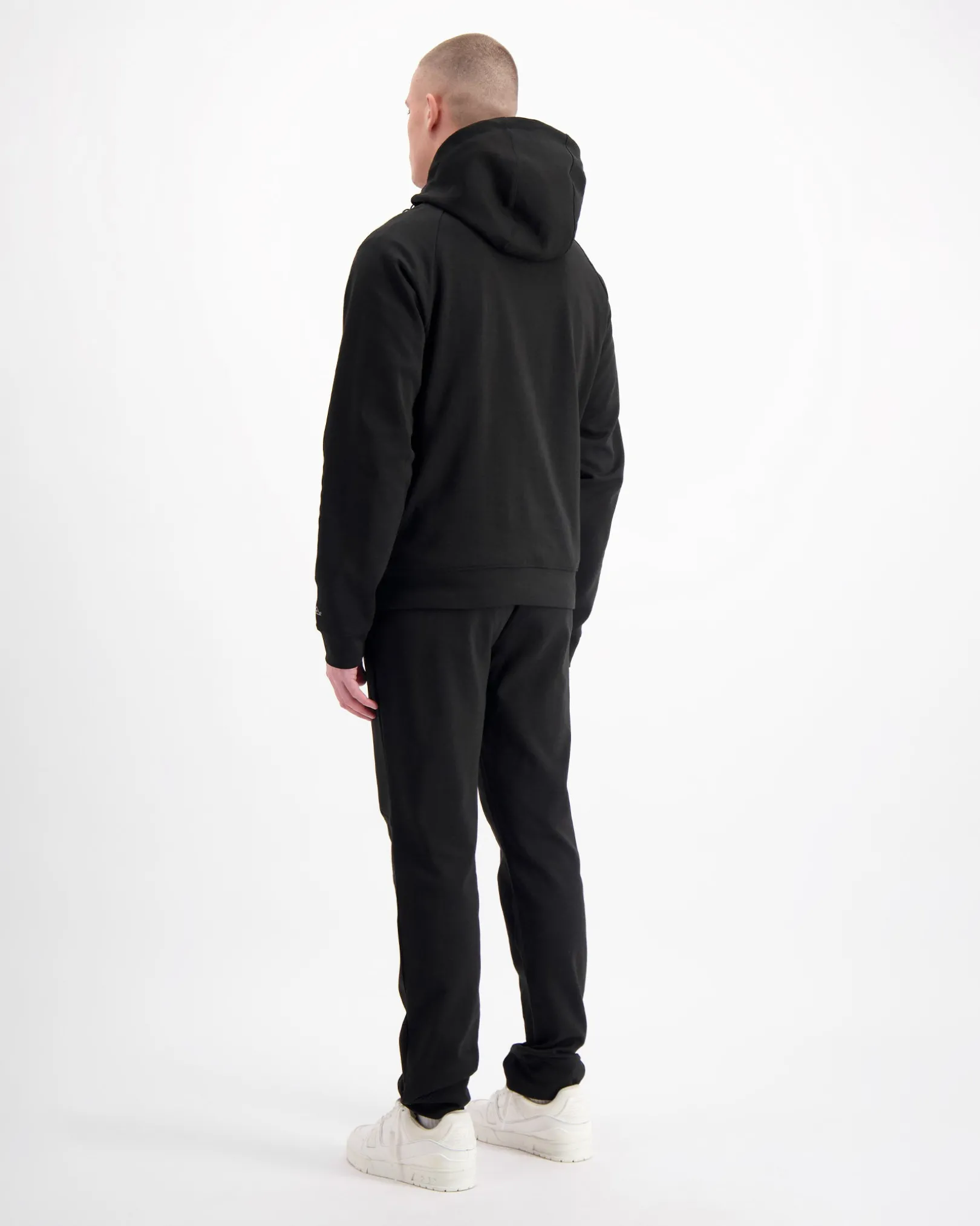INITIAL TECH HOODIE | Zwart