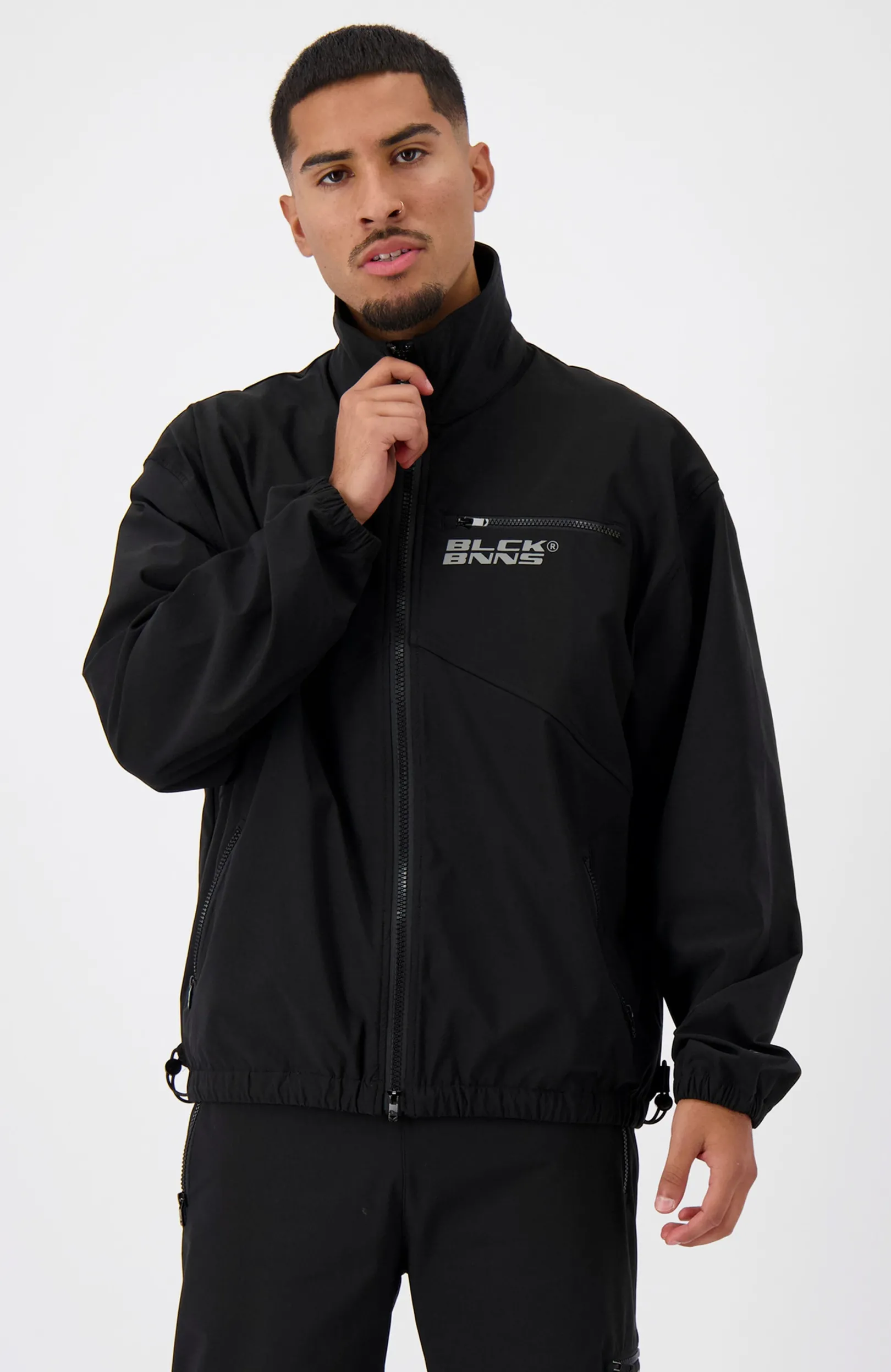 INITIAL TECH JACKET | Zwart