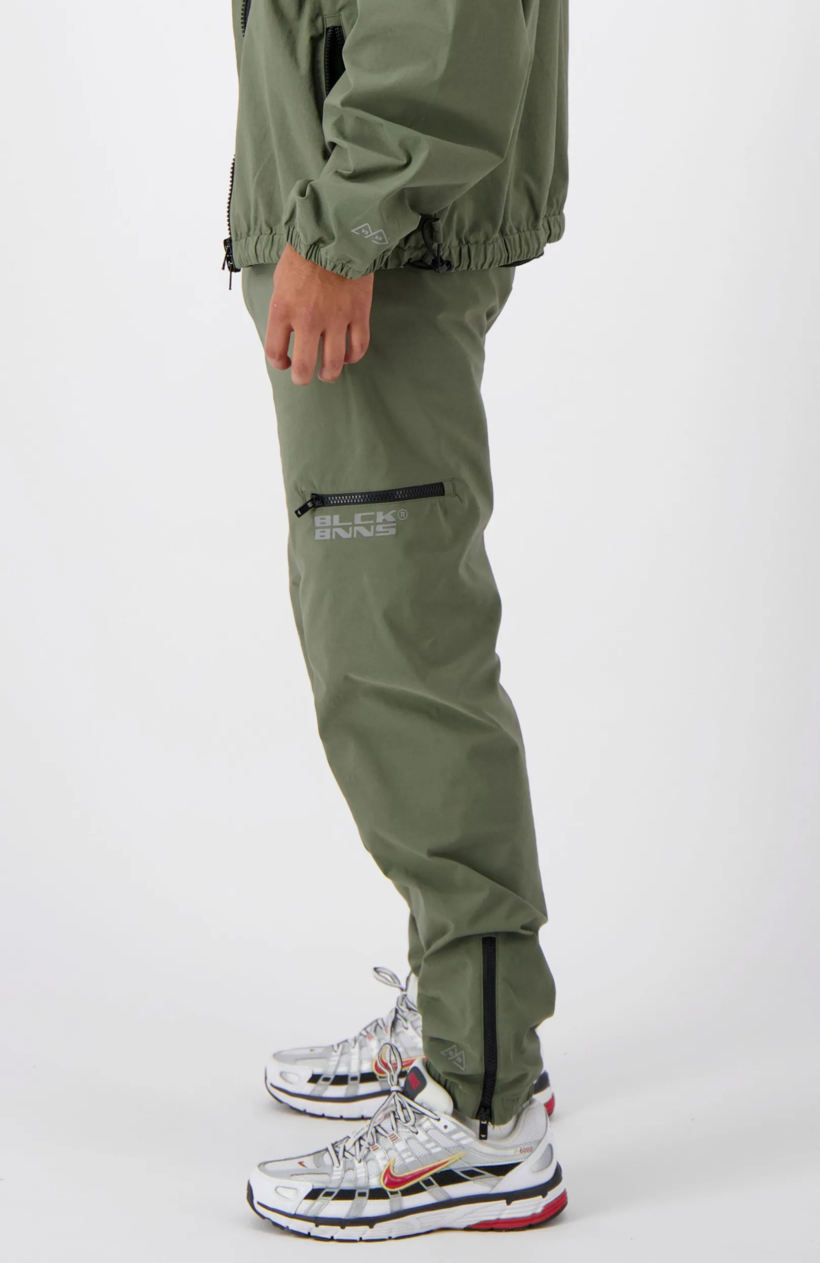 INITIAL TECH TRACKPANTS | Mosgroen