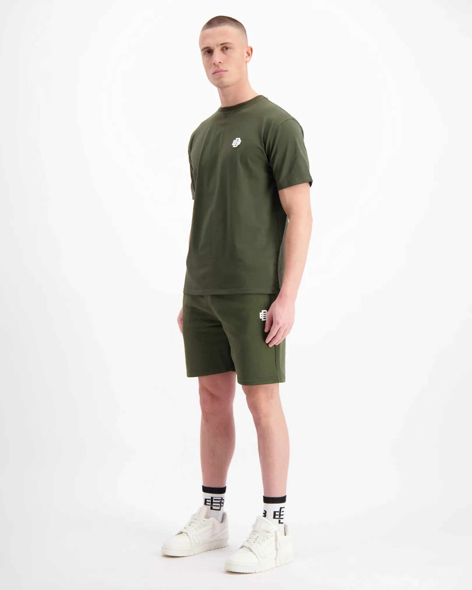 MONO RELAX SWEATSHORTS | Groen