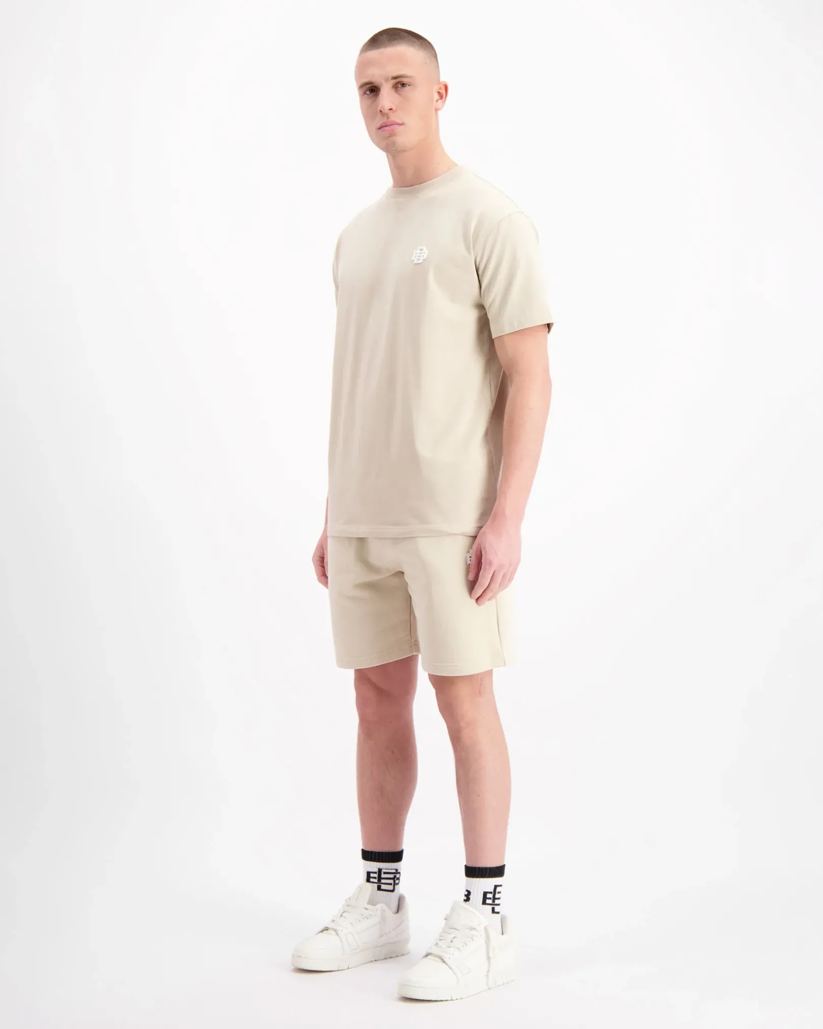 MONO RELAX SWEATSHORTS | Zand