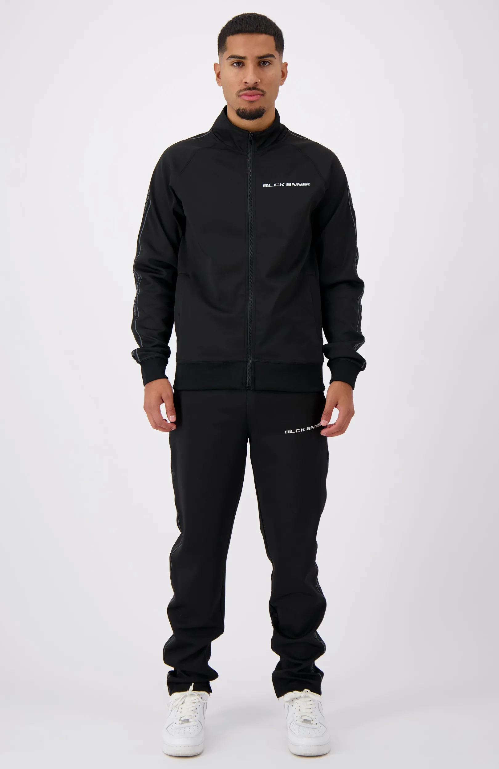 TAPED INITIAL TRACKTOP | Zwart